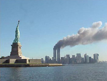 Le Torri Gemelle che bruciano, 11 settembre 2001